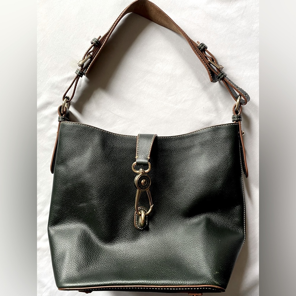 Dooney & Burke “Belvedere” Logo Lock Shoulder Bag (BLACK)